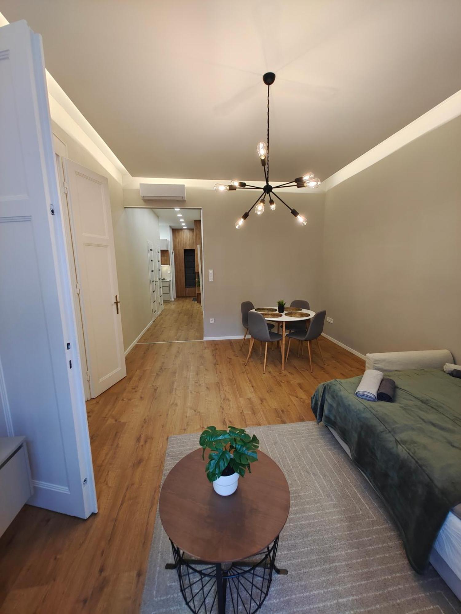 City Center 2, Cozy And Modern 2Br In The City Center Boedapest Buitenkant foto