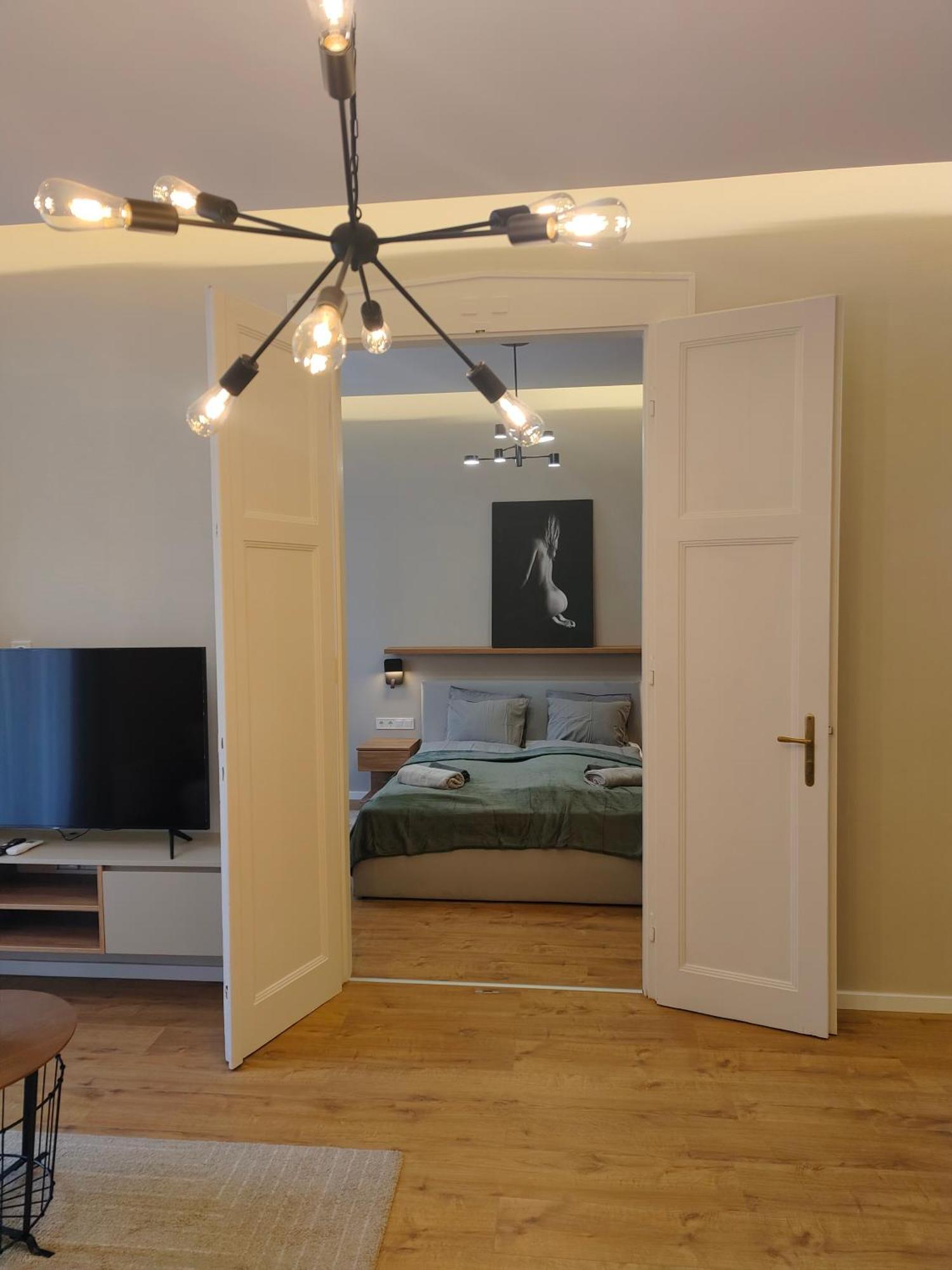 City Center 2, Cozy And Modern 2Br In The City Center Boedapest Buitenkant foto