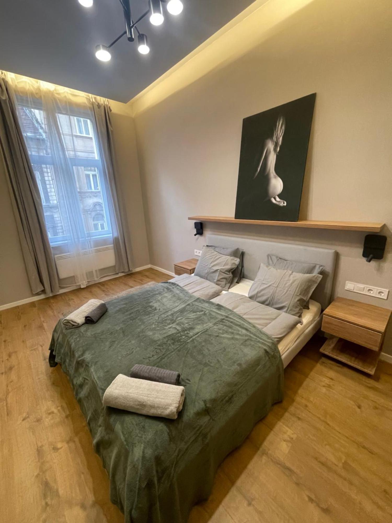 City Center 2, Cozy And Modern 2Br In The City Center Boedapest Buitenkant foto